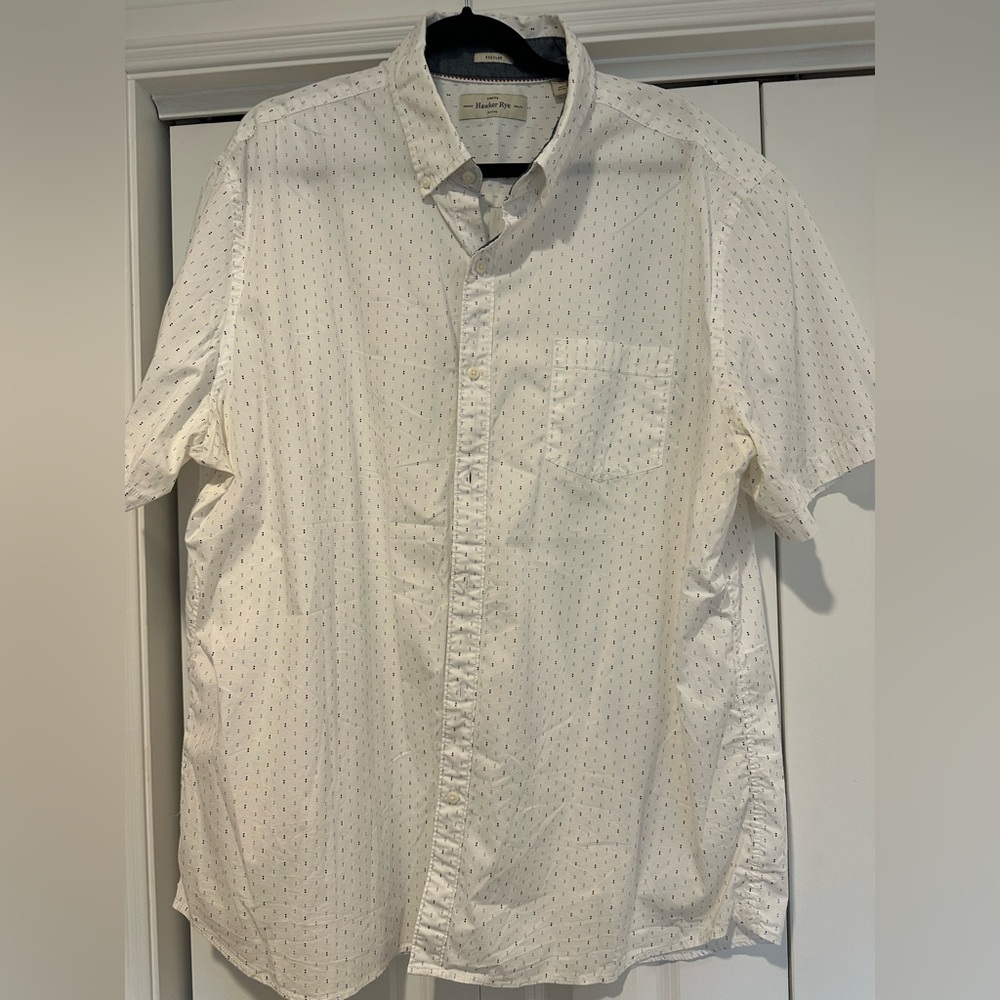 Men's - Short Sleeve Cream Casual Button-Down Shirt